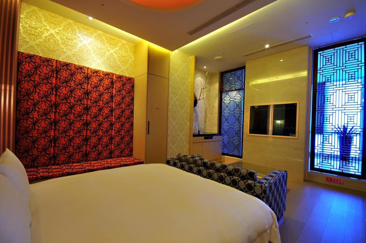Dubai Motel Yilan Exterior foto