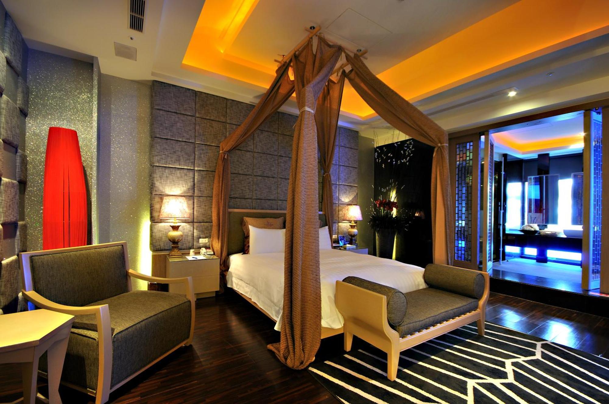 Dubai Motel Yilan Exterior foto