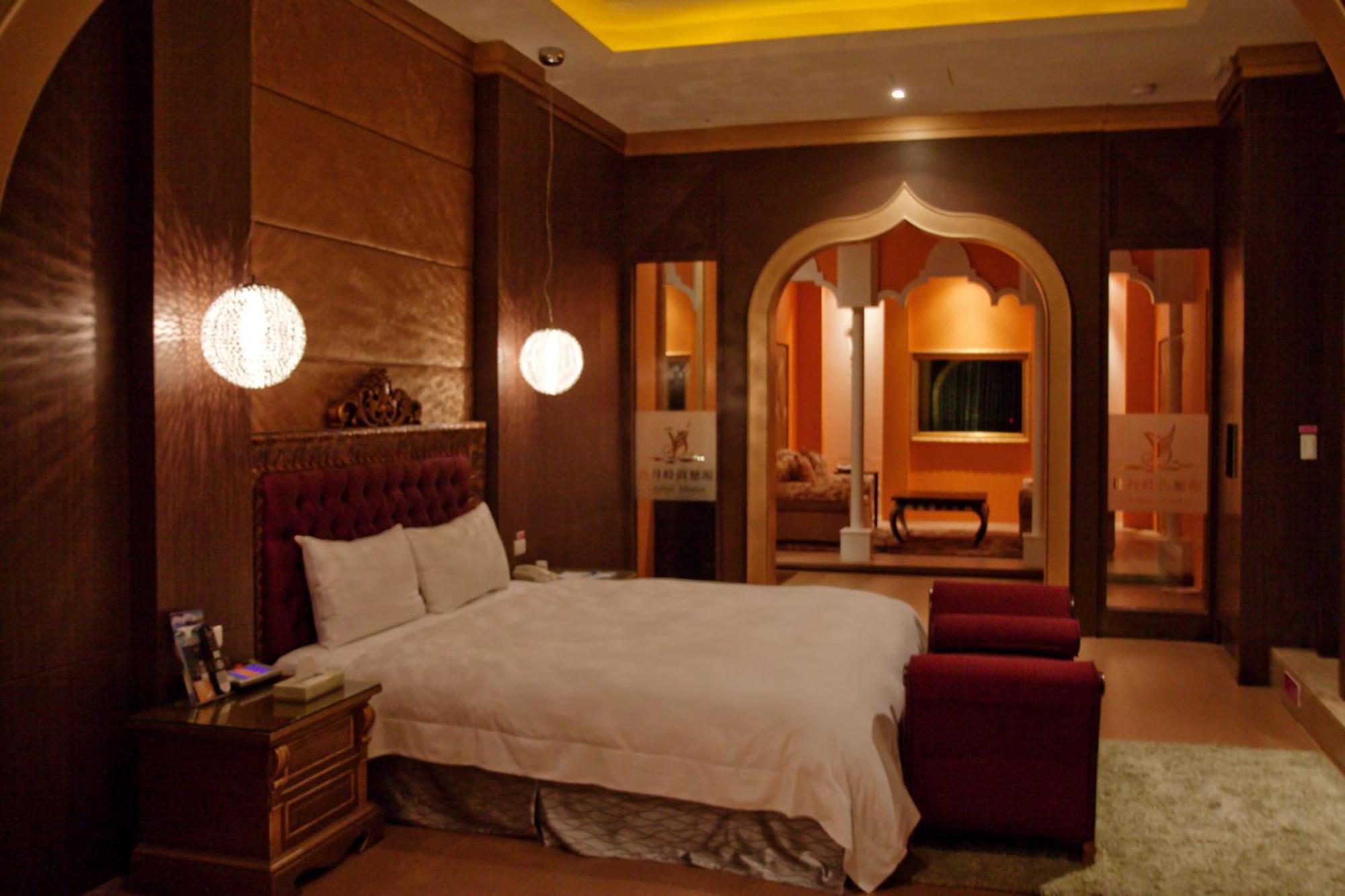 Dubai Motel Yilan Exterior foto