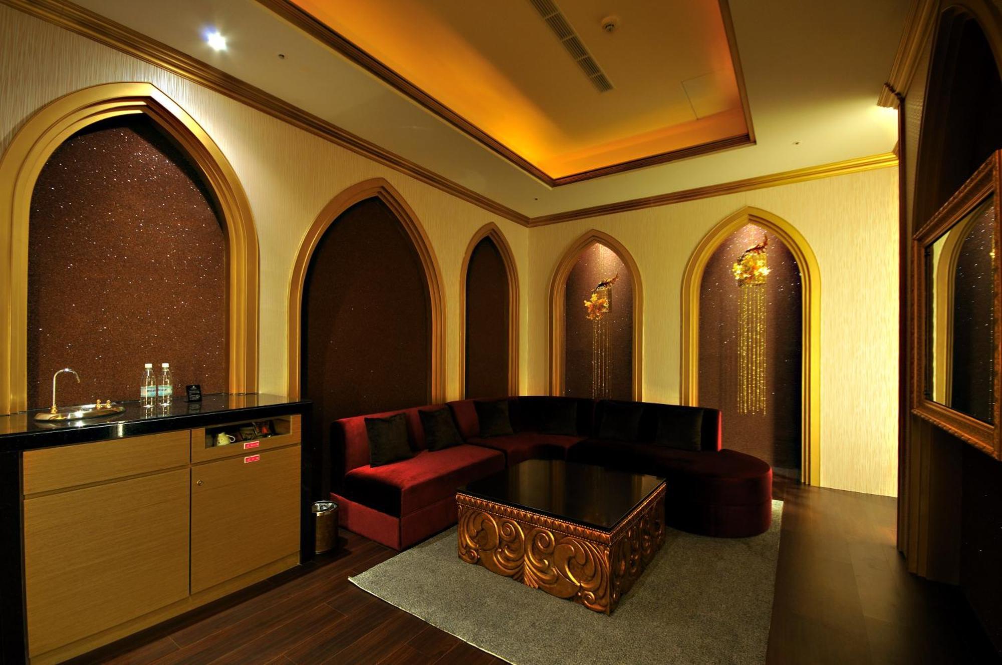 Dubai Motel Yilan Exterior foto