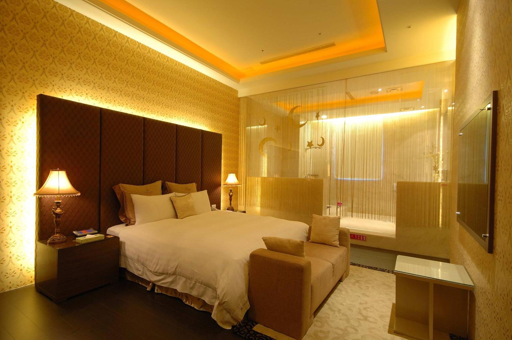 Dubai Motel Yilan Exterior foto