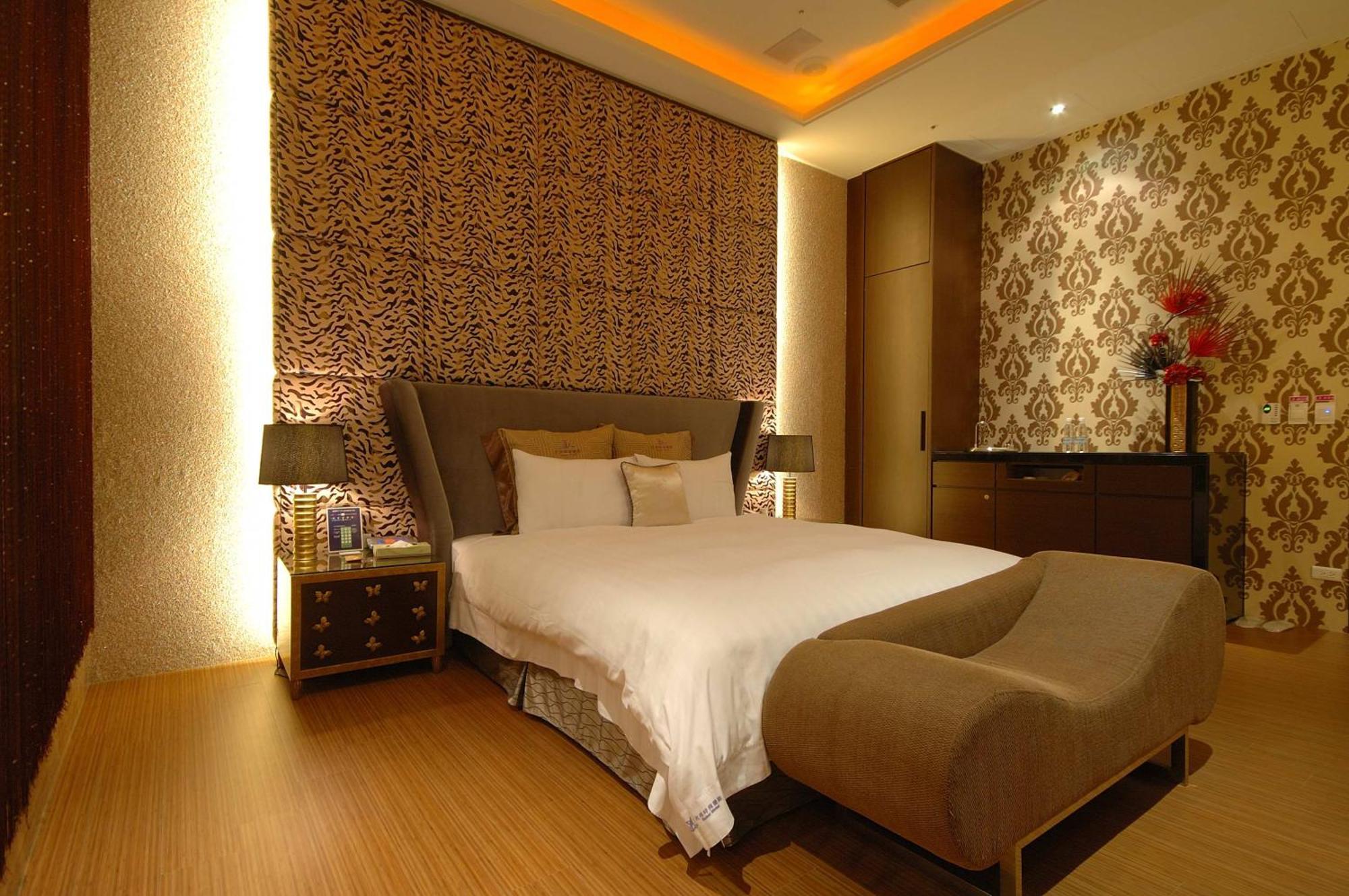 Dubai Motel Yilan Exterior foto