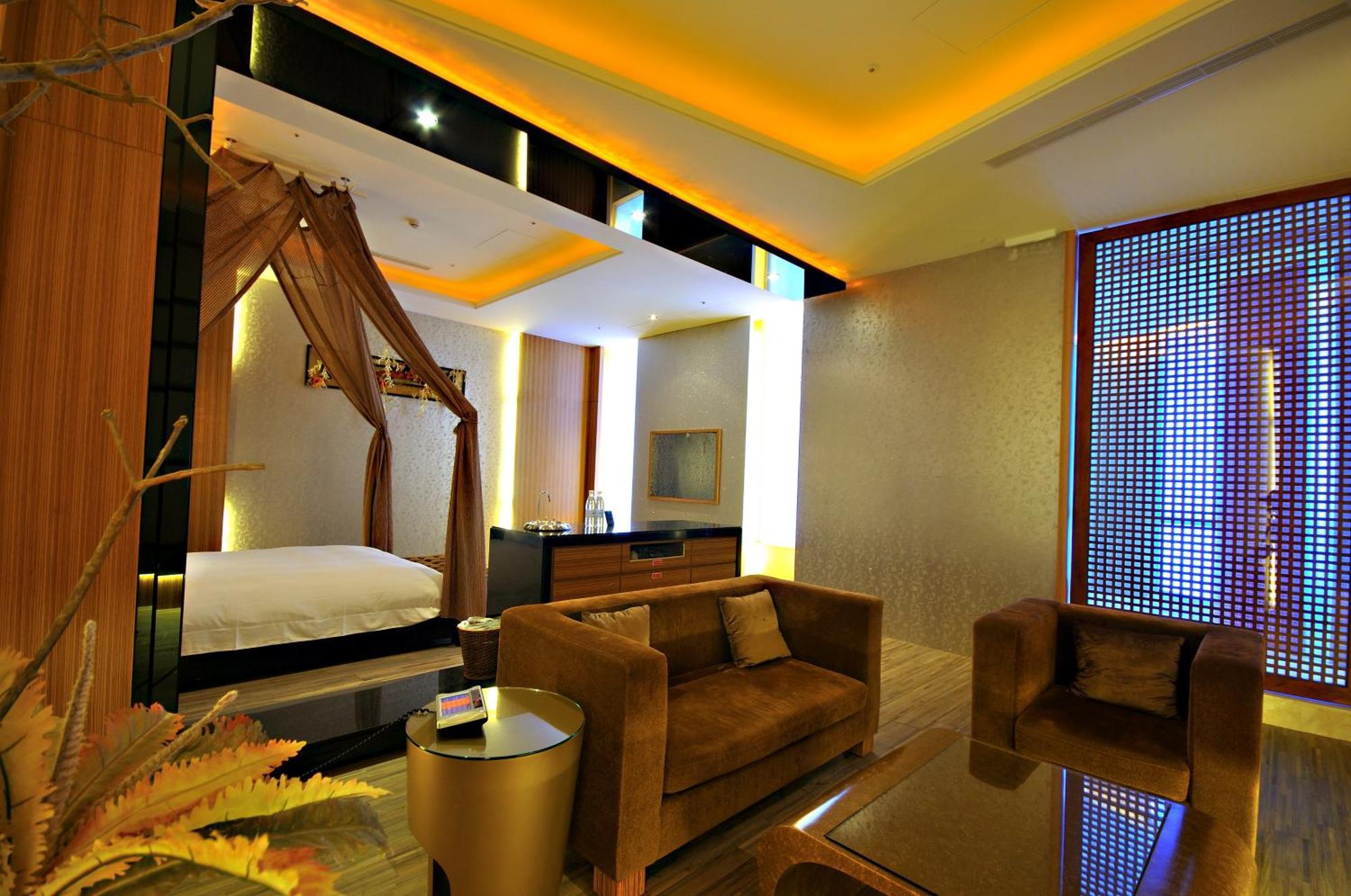Dubai Motel Yilan Exterior foto