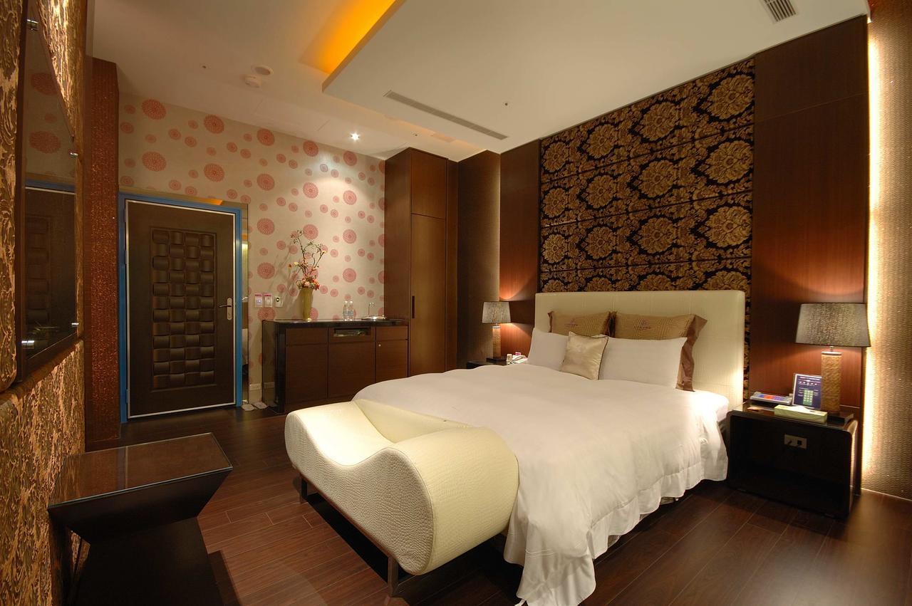 Dubai Motel Yilan Exterior foto