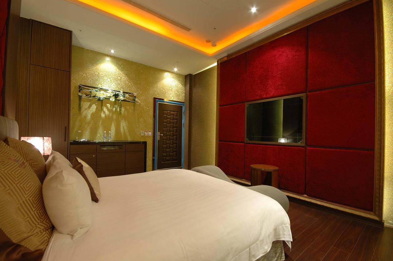 Dubai Motel Yilan Exterior foto